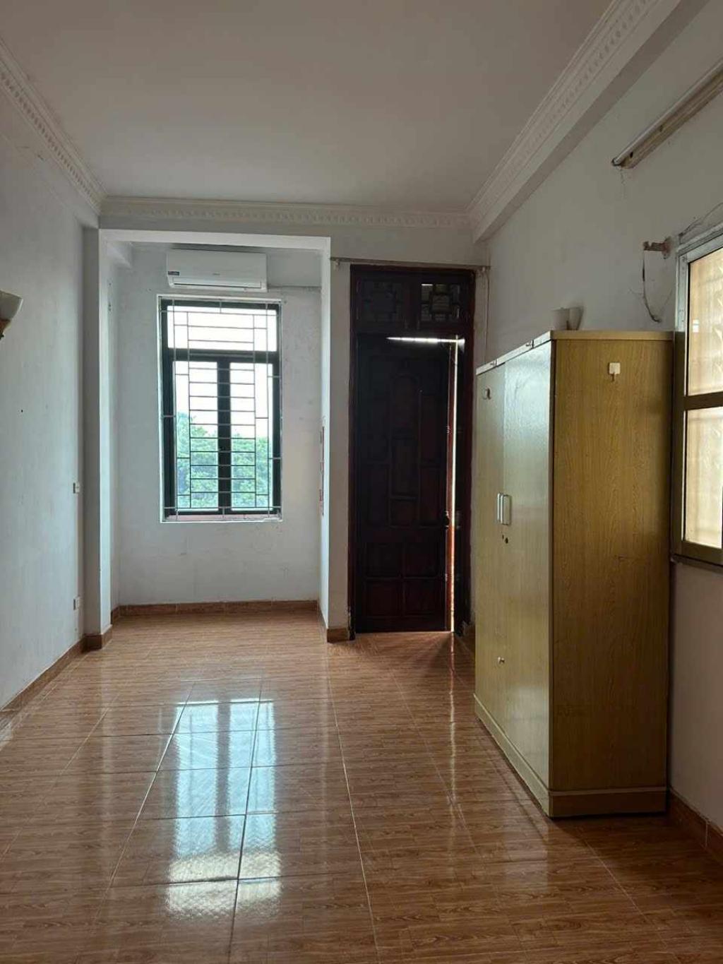 BÁN NHÀ Ô TÔ ĐỖ CỬA – VỊ TRÍ ĐẸP – TRUNG TÂM HÀ ĐÔNG